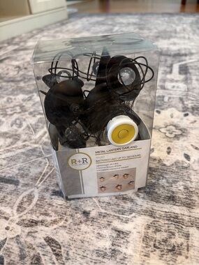 Metal Lantern String Lights in Black - 10 LED Garland